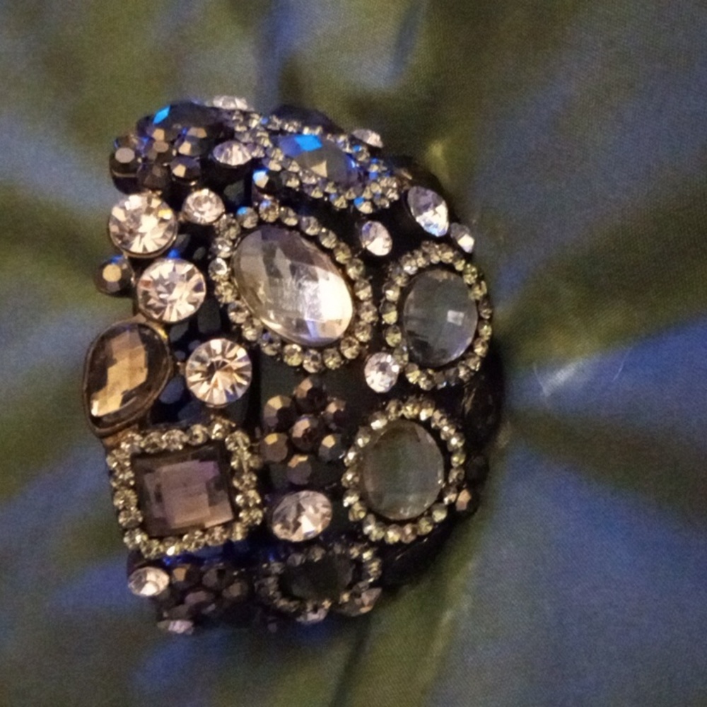 Bracelet w crystals